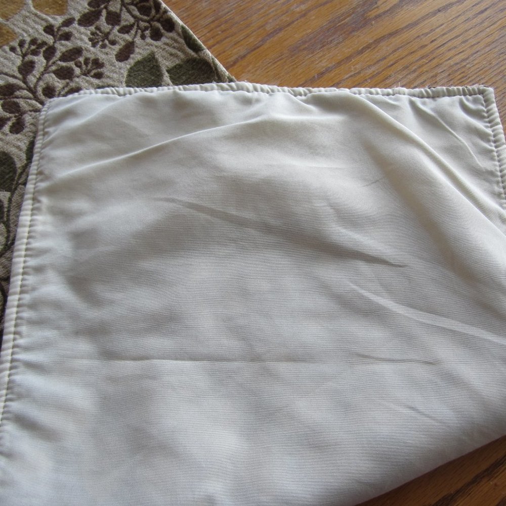 Plant Nature Tree Branch Modern Table Runner - Picture 7 of 9